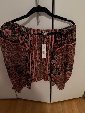 NWT Alice and Olivia Off-Shoulder Floral Print Women’s Top in Pink and Black